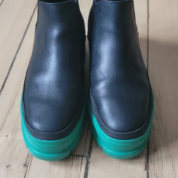 UGG Merina Black Green Leather Ankle Boots Platform Size 8 US/39 EU - Picture 3 of 6